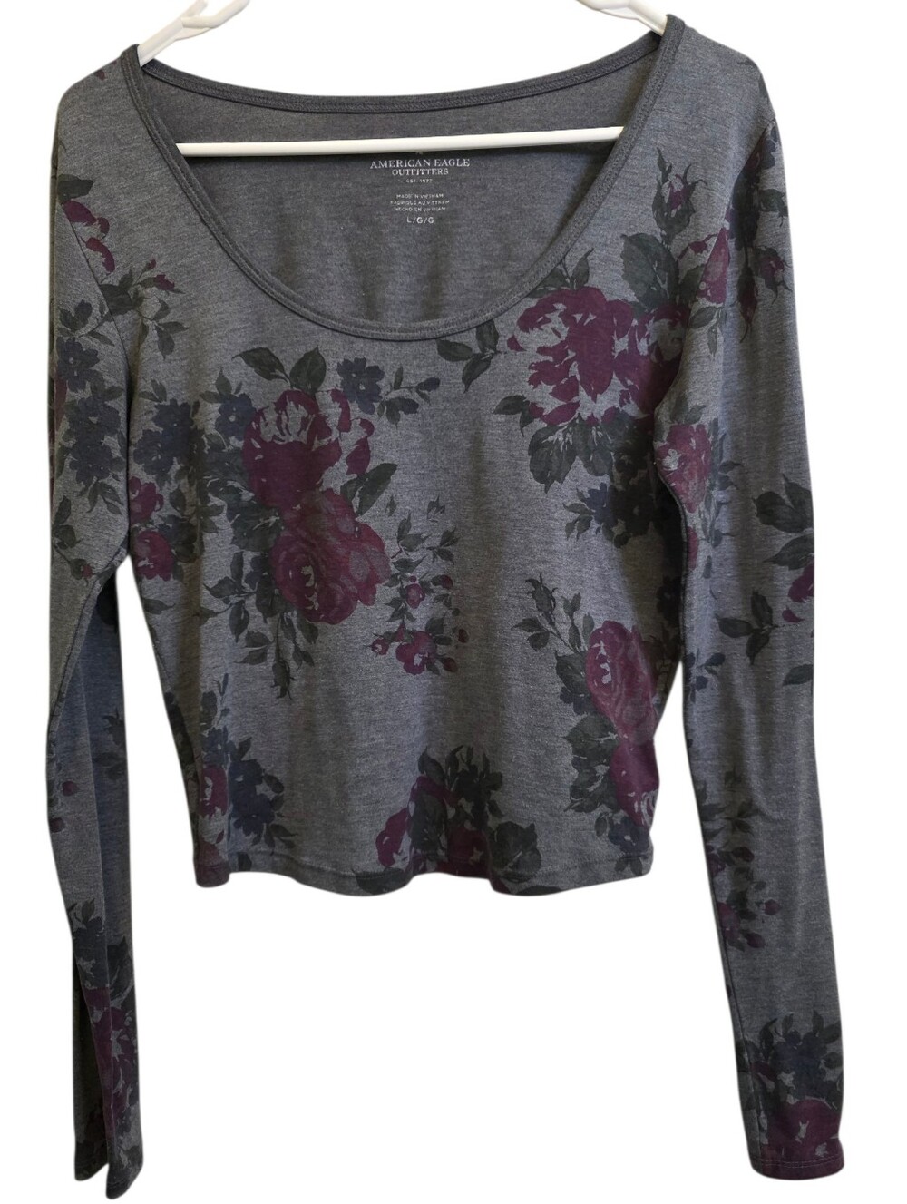 American Eagle Y2k Gray/Red Rose Print Scoop Neck Longsleeve Cropped Tee Size L